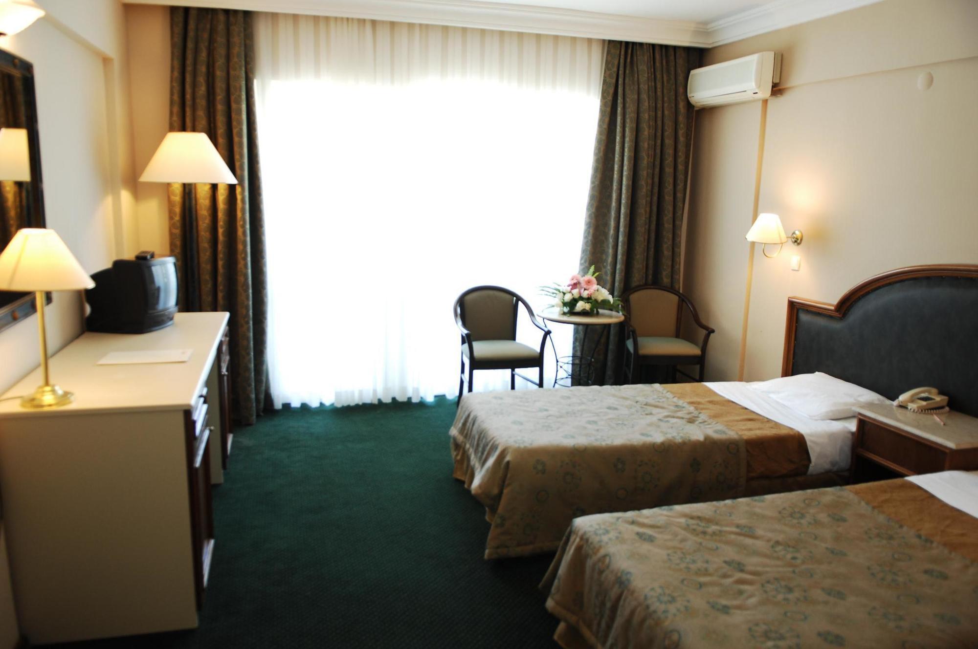 La Santa Maria Hotel Kusadası Extérieur photo